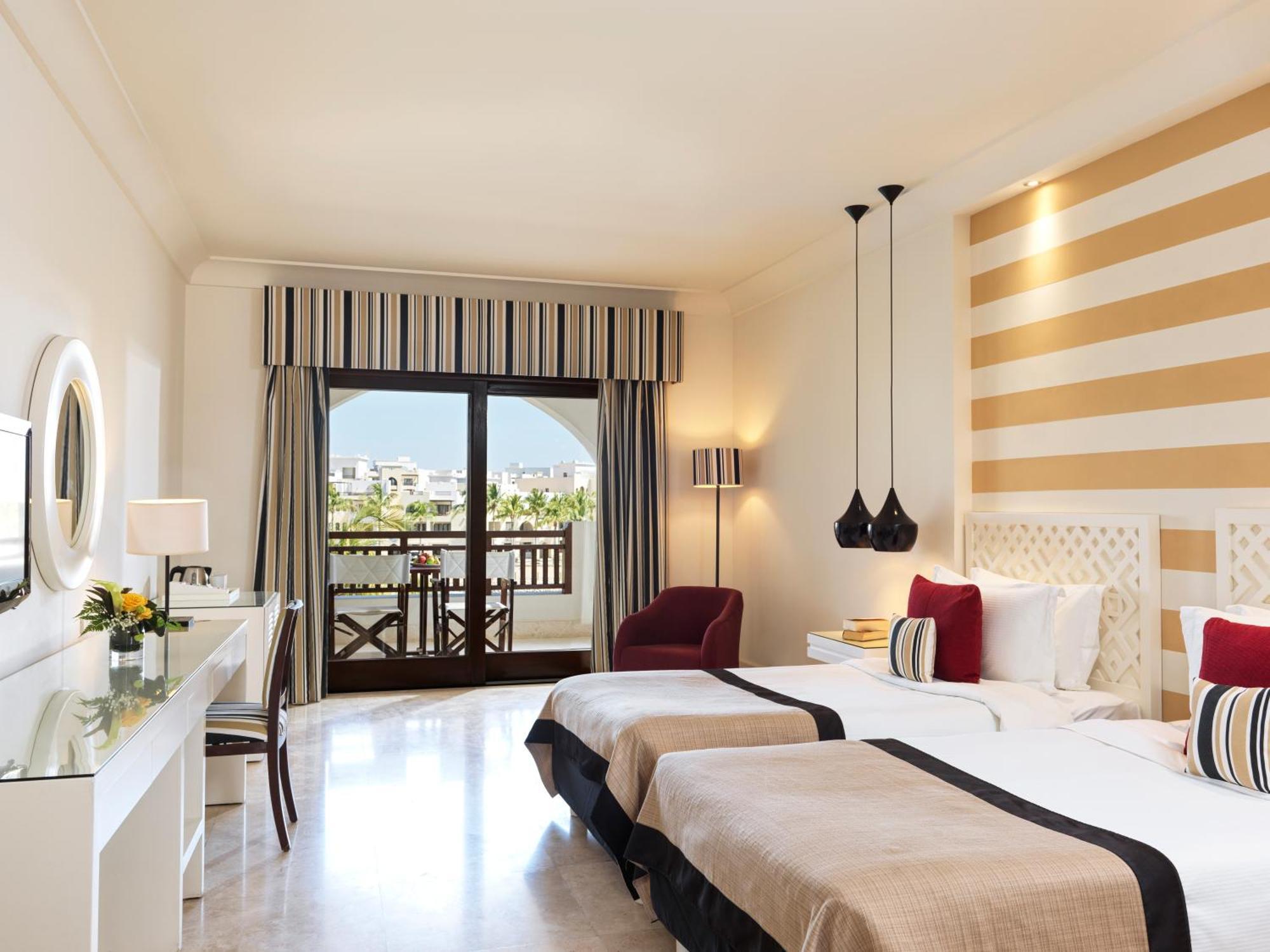 Juweira Boutique Hotel Adult Only Салала Экстерьер фото