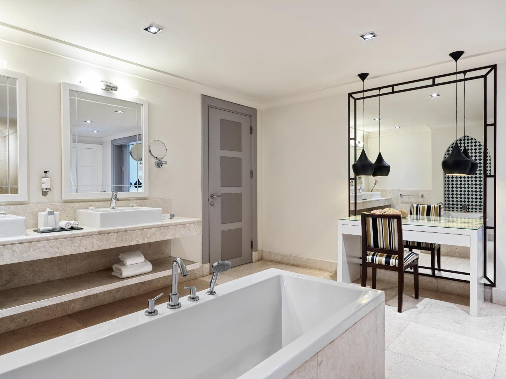 Juweira Boutique Hotel Adult Only Салала Экстерьер фото